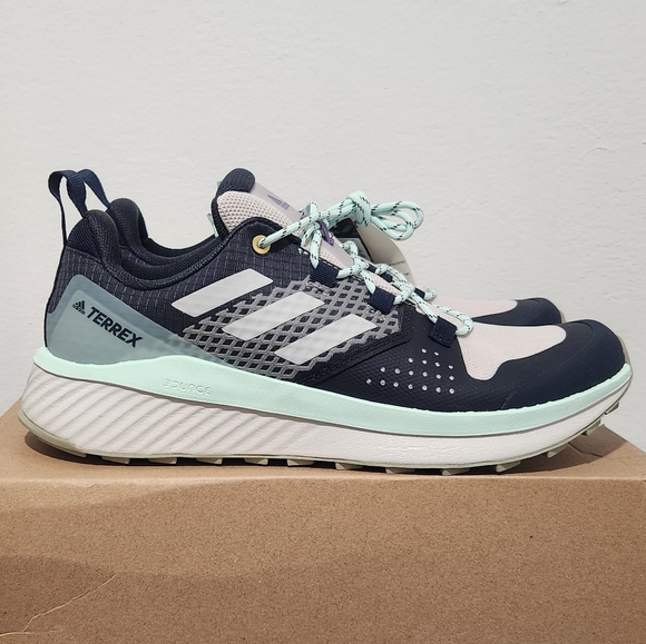 adidas gazelle silver green womens Adidas Womens Vigor Bounce Running Shoes